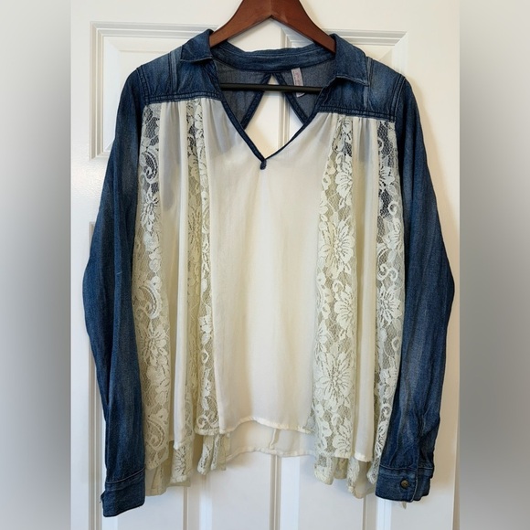 Free People Lace paneled distressed Denim Flowy Long Sleeve Top Size Medium - Picture 2 of 8